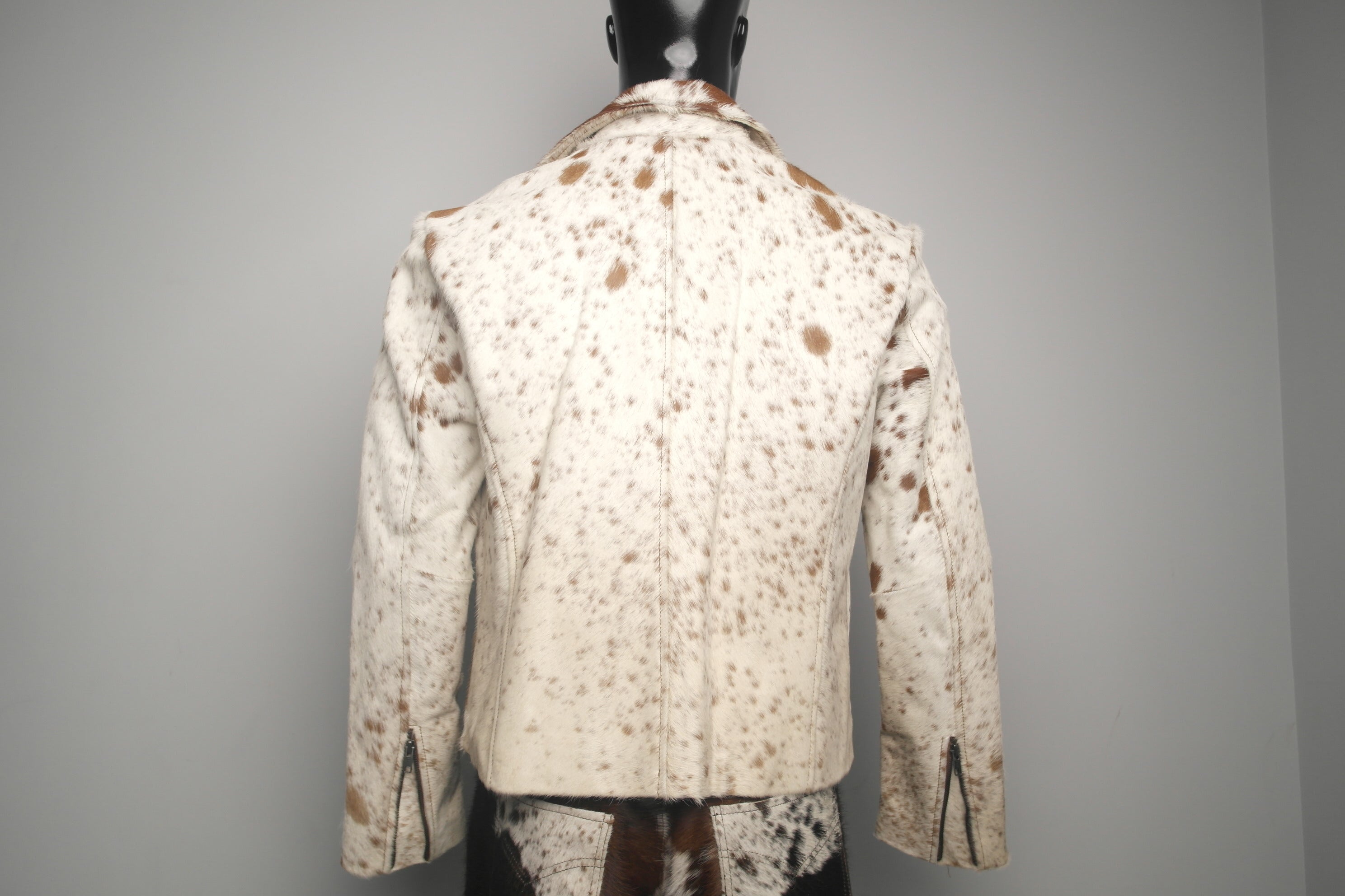 Unique Leather Cowgirl Coat for Western Fashion Lovers