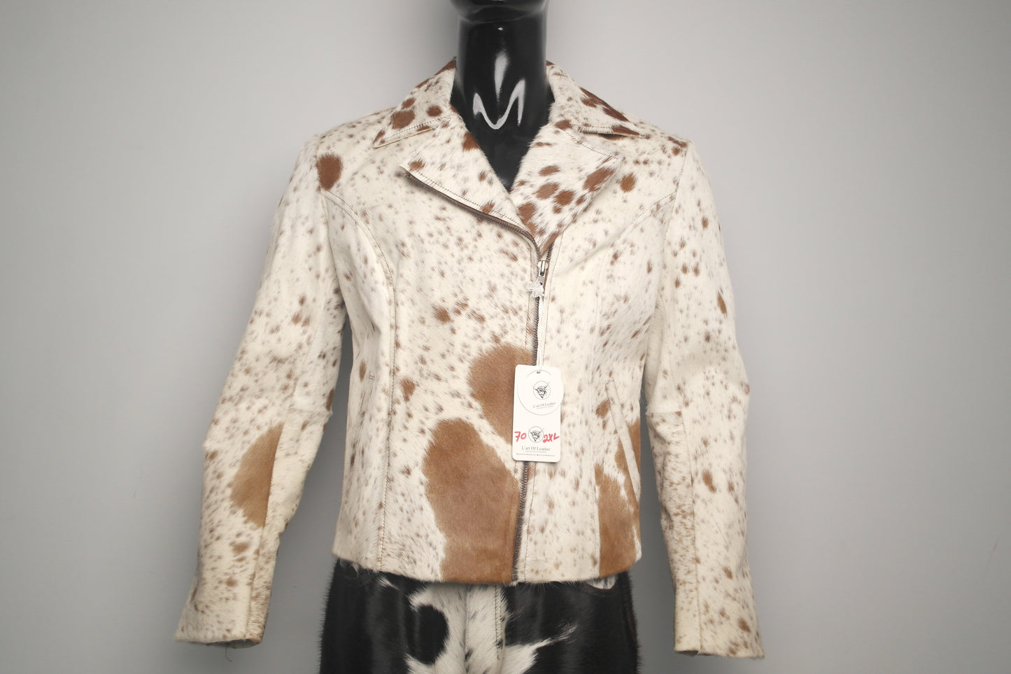 Unique Leather Cowgirl Coat for Western Fashion Lovers