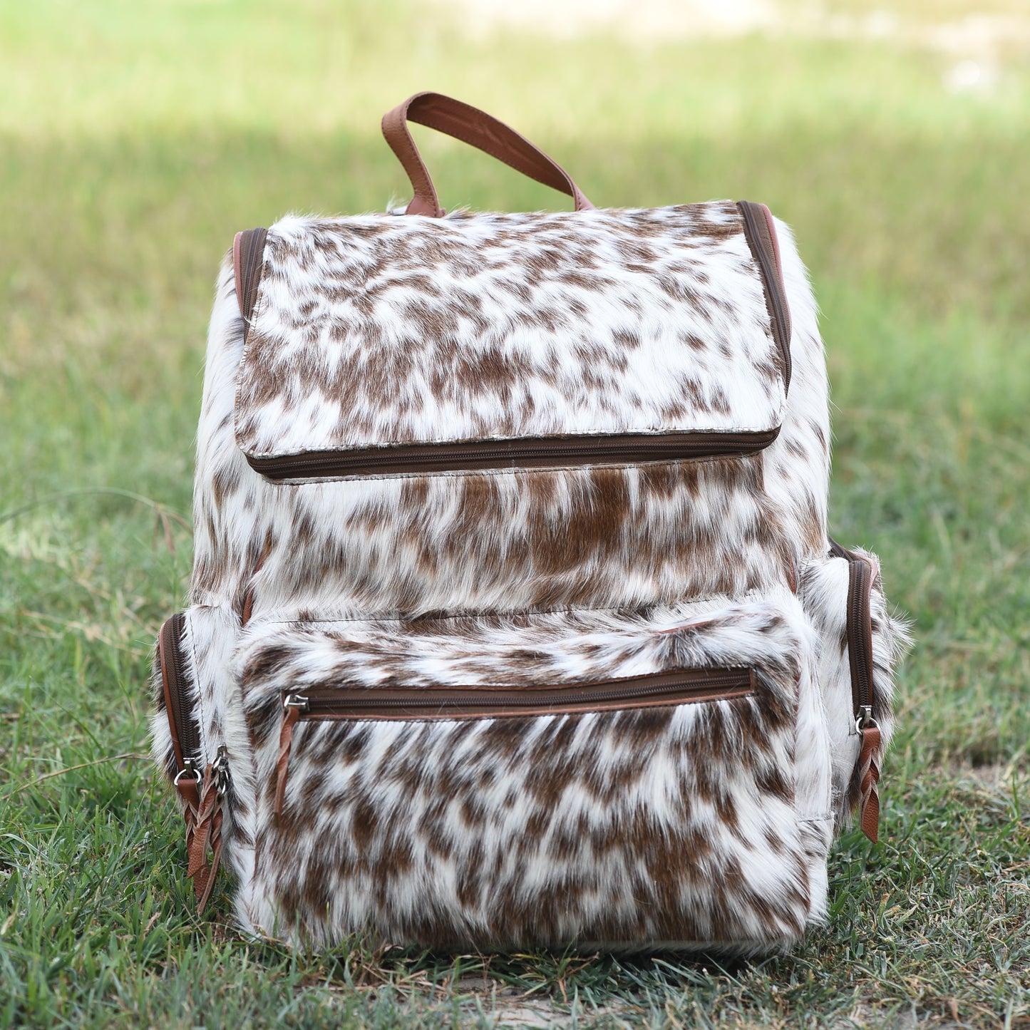 Large Cowhide Backpack: Luxury for Everyday Use" 1007