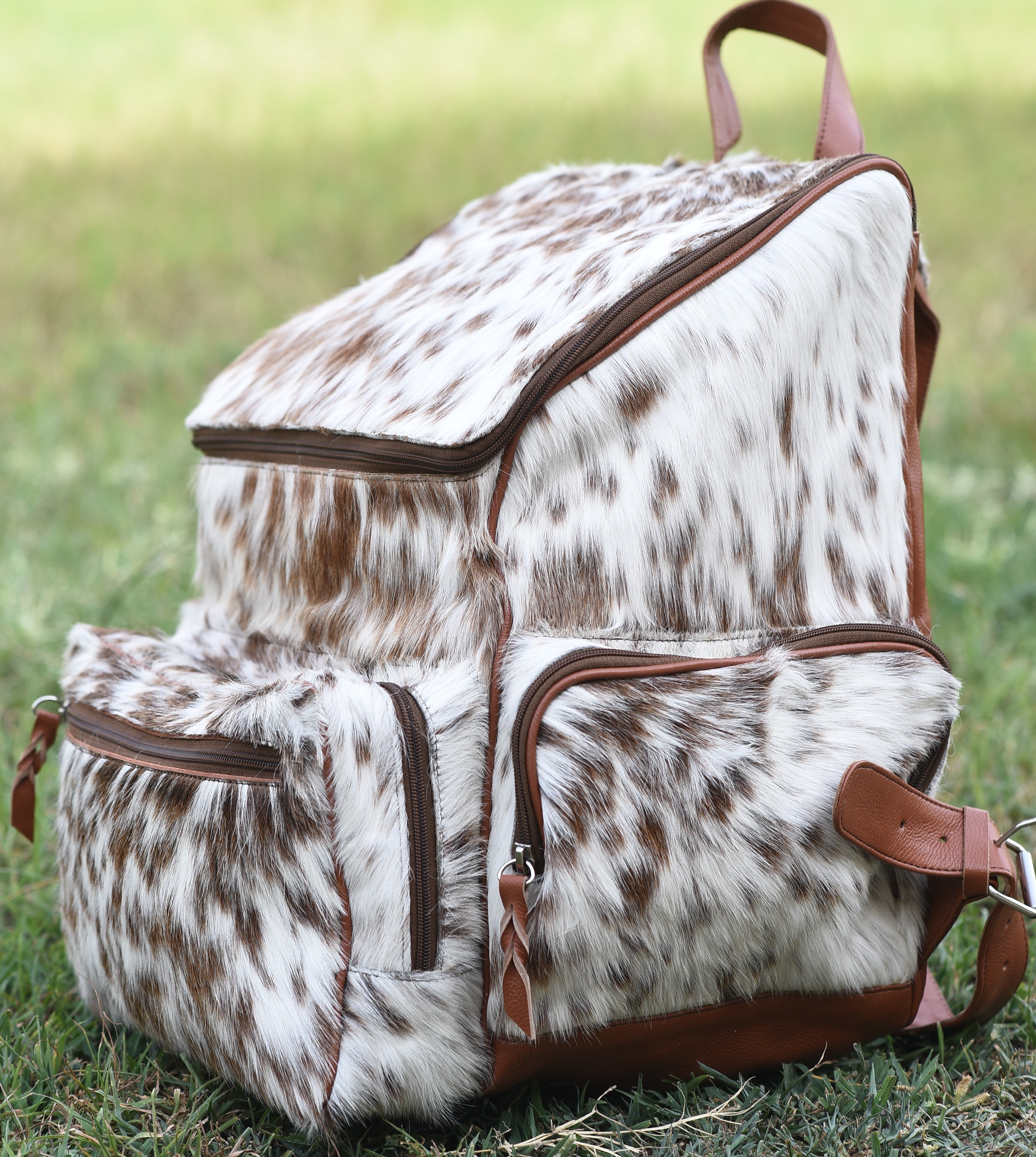 Large Cowhide Backpack: Luxury for Everyday Use" 1007
