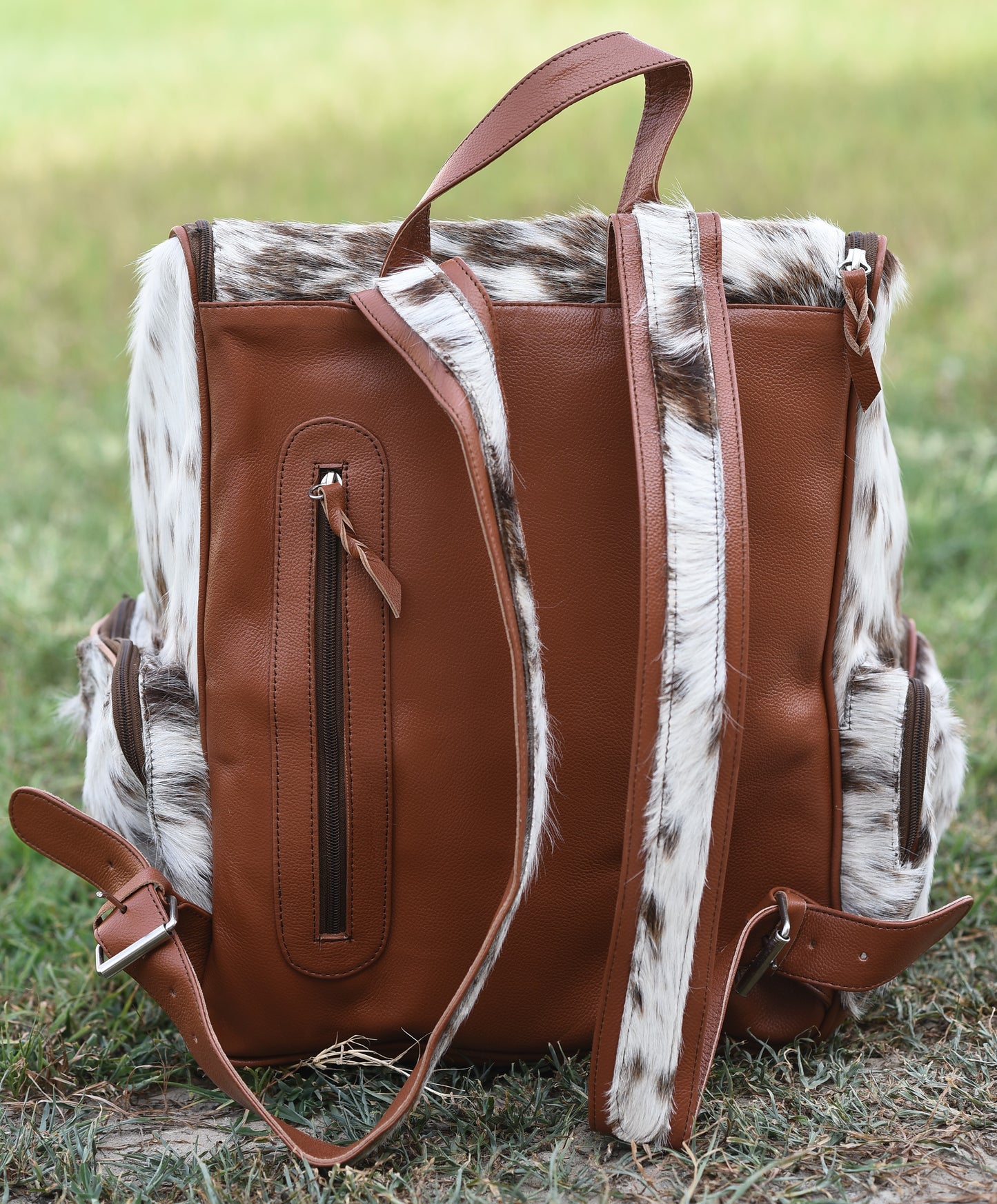 Large Cowhide Backpack: Luxury for Everyday Use" 1007