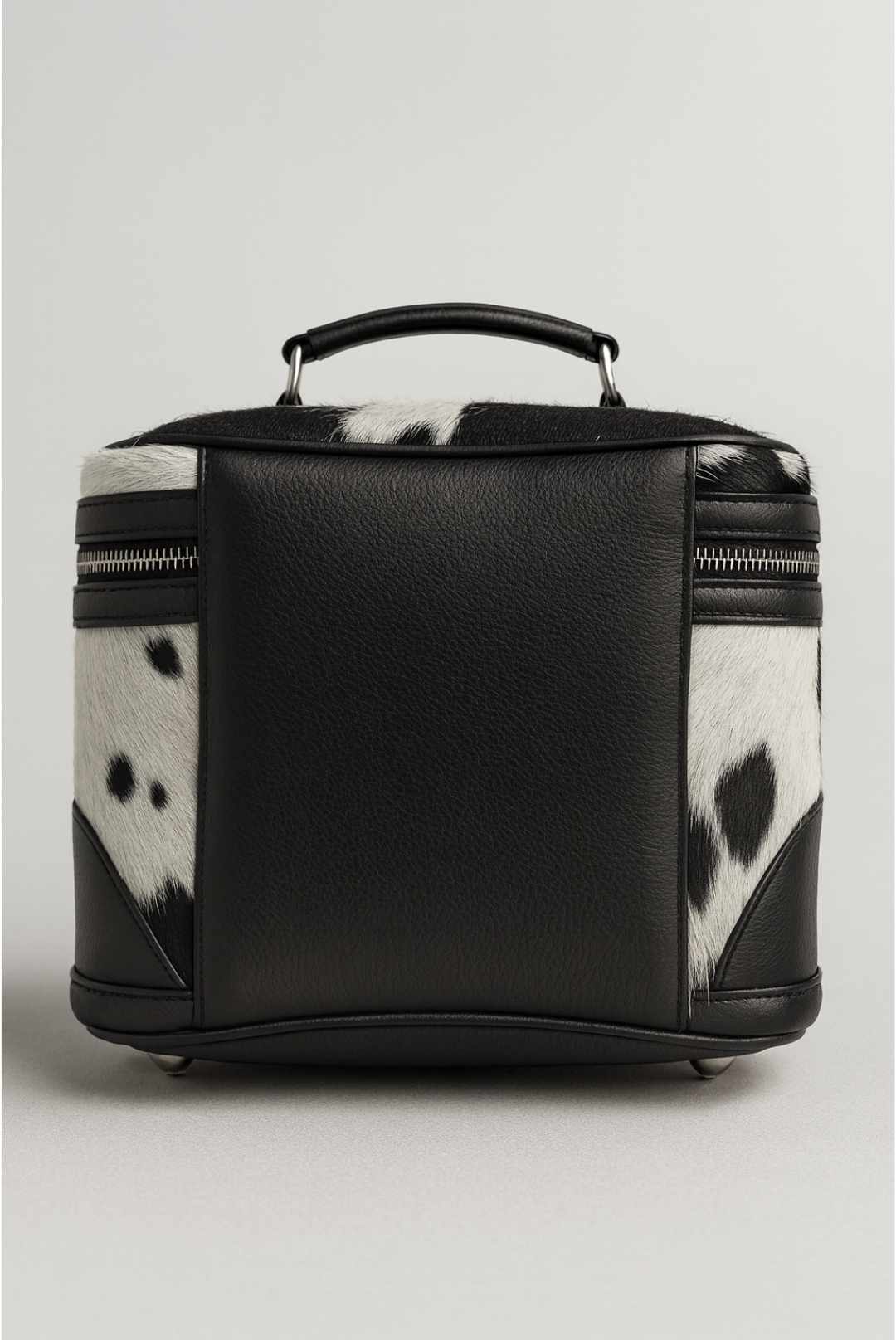 Heritage Cowhide Jewelry Box – Handcrafted Leather Organizer