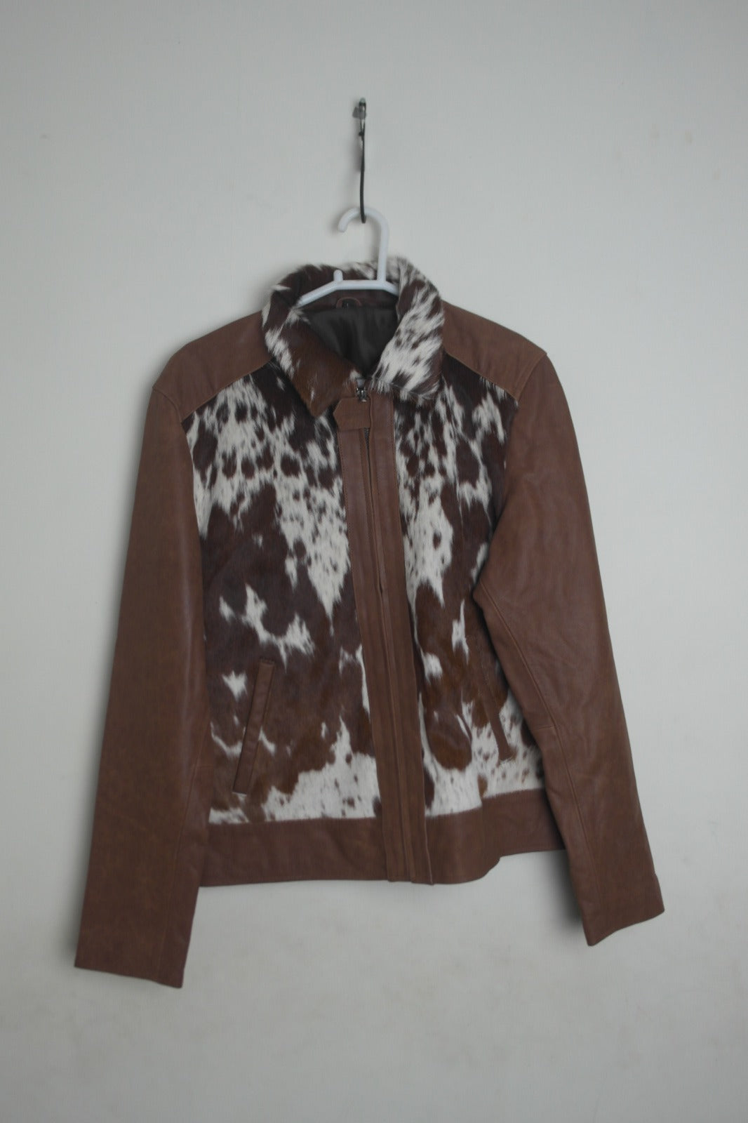 Women’s Cowhide Leather Jacket - Rustic Elegance