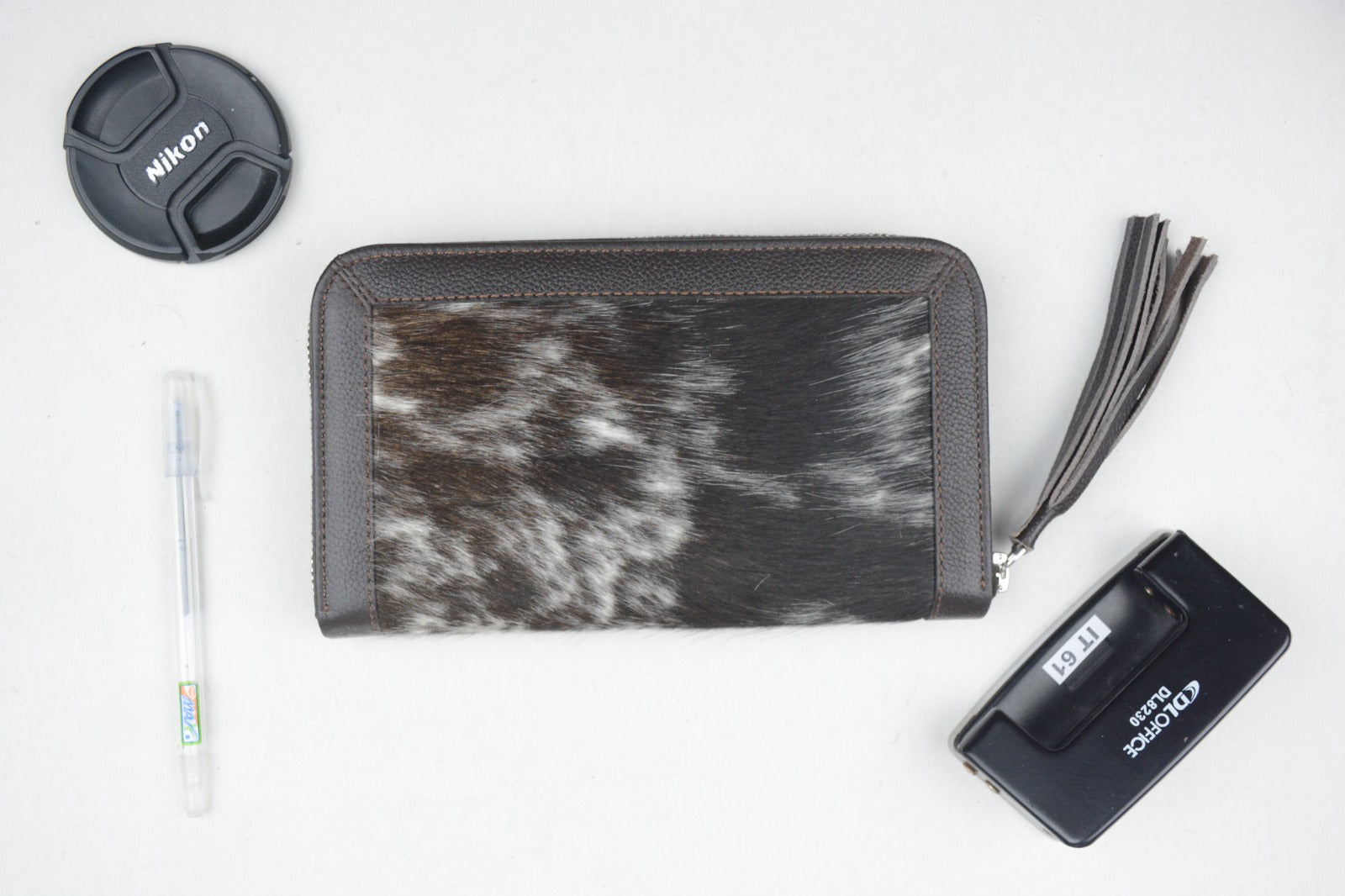 LAXURA sMALL- Rug Slim Wallet