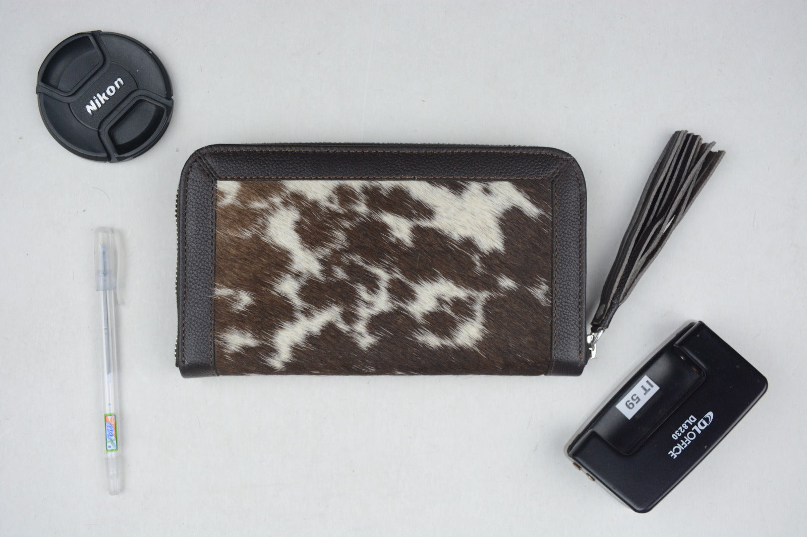 LAXURA sMALL- Handmade Cowhide Slim Wallet