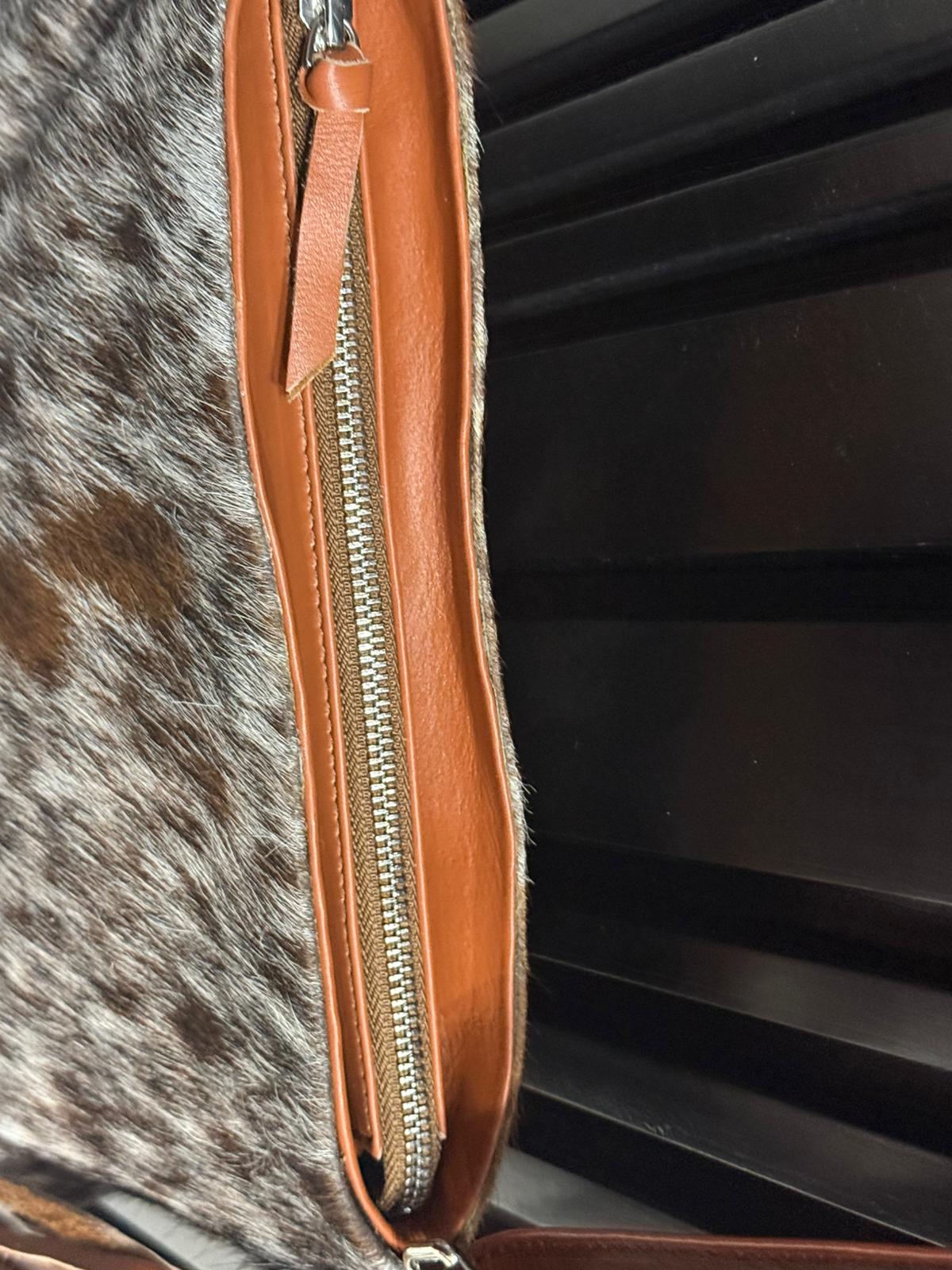 Cowhide Crossbody – Handcrafted Shoulder Bag