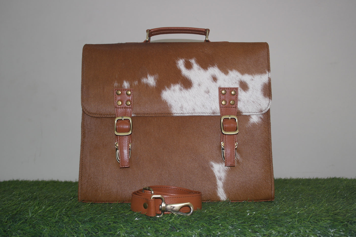 Cowhide Laptop Briefcase Hand Bag travel documents bags Cowhide Hand Bags, Baby Weekender Hand Bag, Ladies Hand Bags, Leather Bags