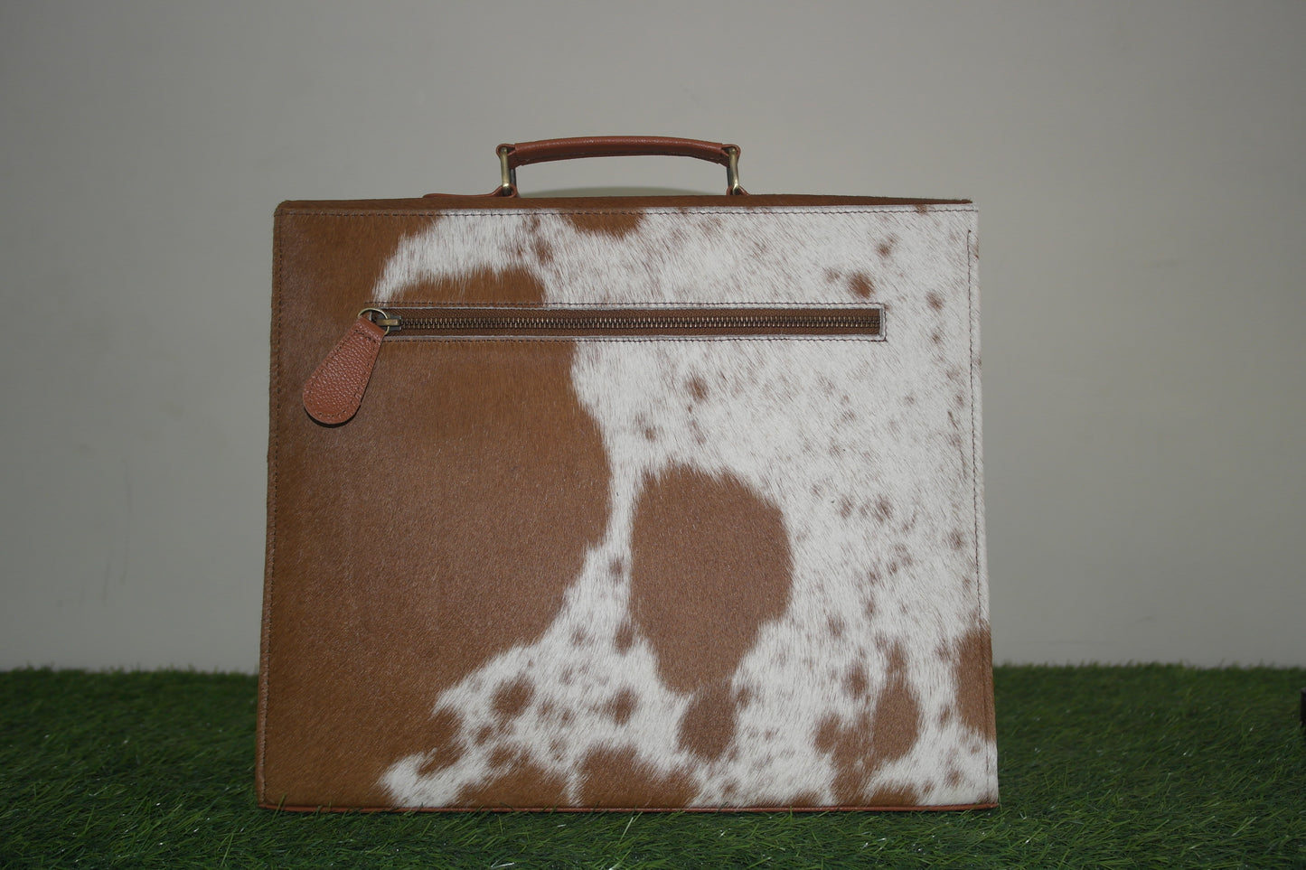 Cowhide Laptop Briefcase Hand Bag travel documents bags Cowhide Hand Bags, Baby Weekender Hand Bag, Ladies Hand Bags, Leather Bags