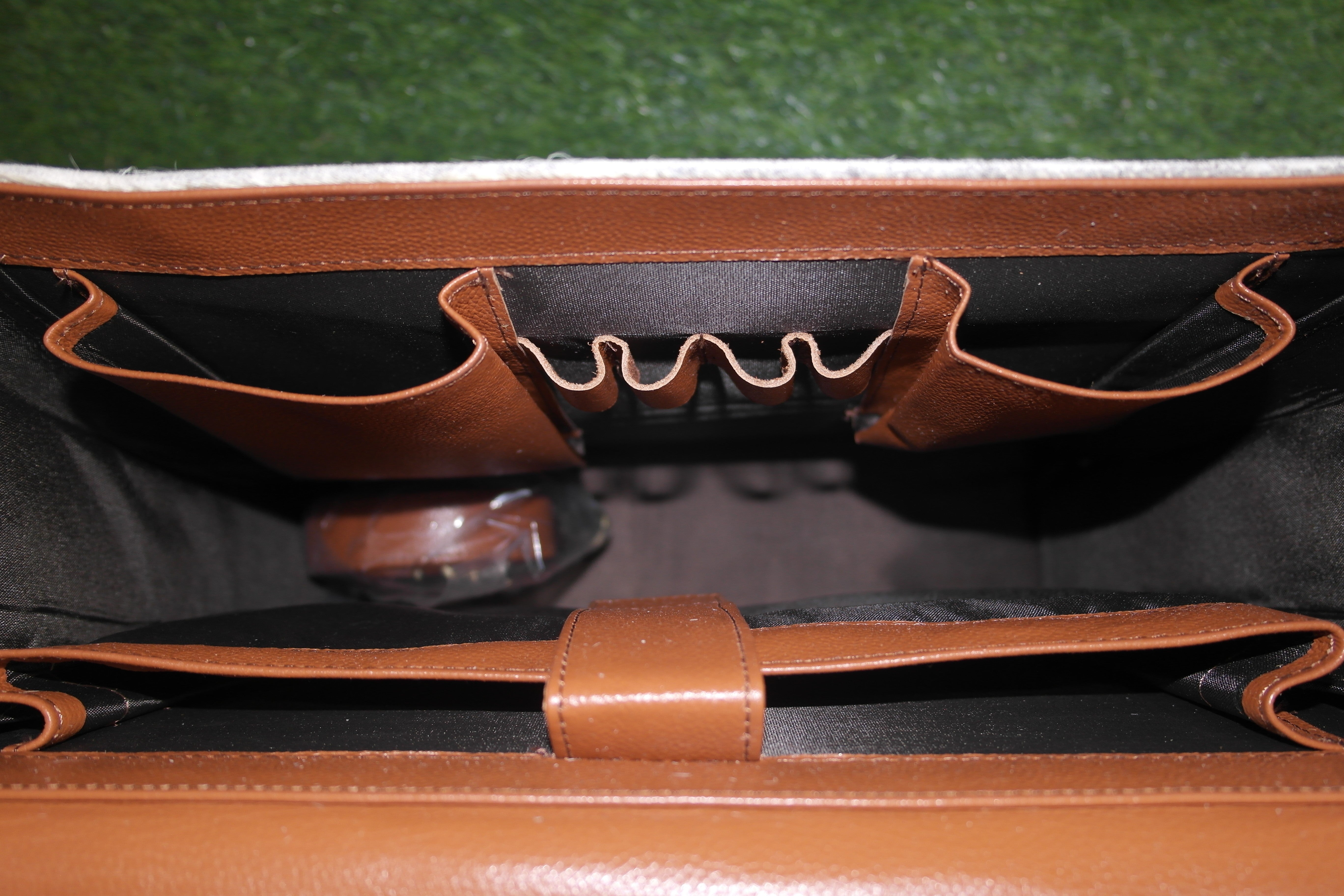 Cowhide Laptop Briefcase Hand Bag travel documents bags Cowhide Hand Bags, Baby Weekender Hand Bag, Ladies Hand Bags, Leather Bags