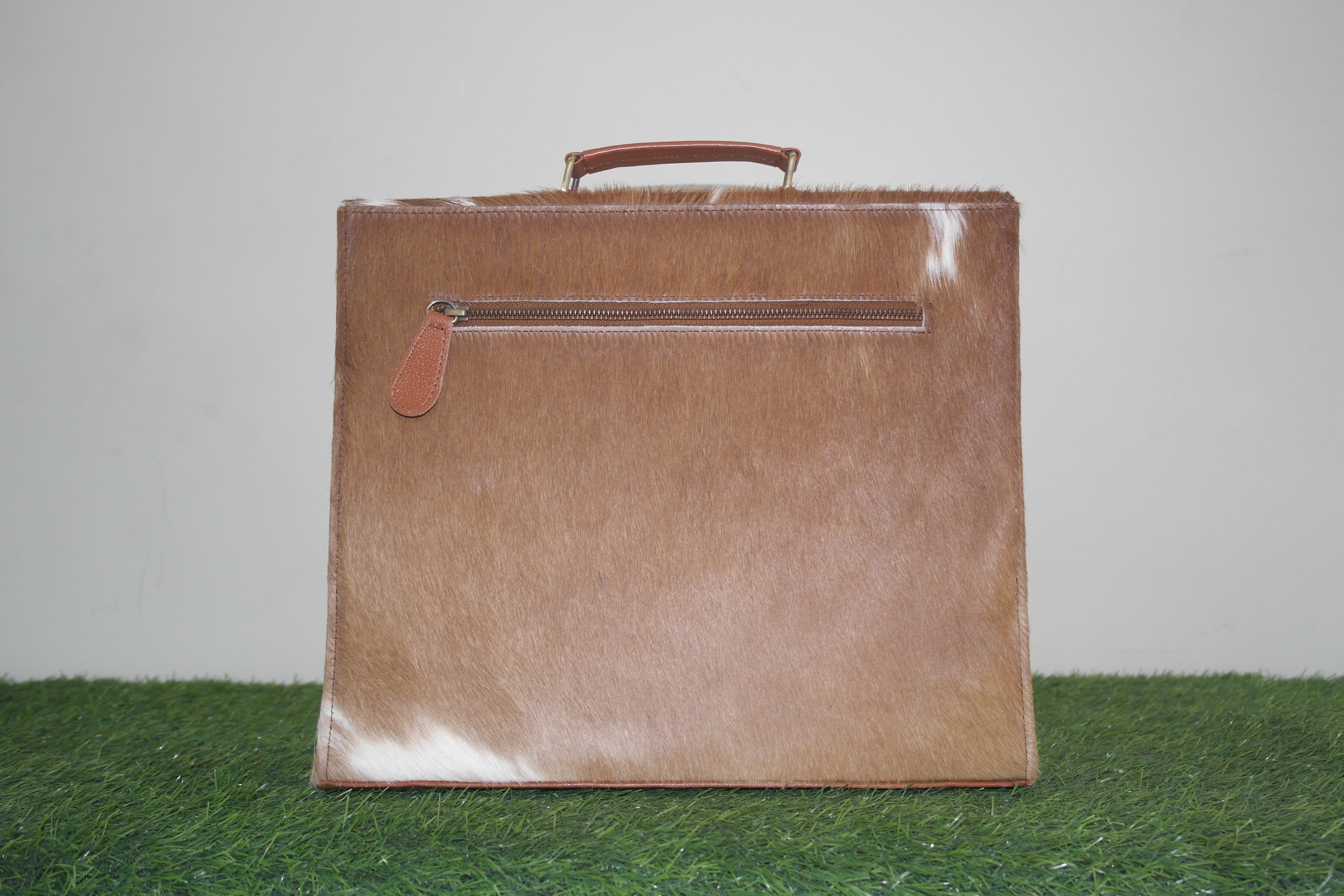 Cowhide Laptop Briefcase Hand Bag travel documents bags Cowhide Hand Bags, Baby Weekender Hand Bag, Ladies Hand Bags, Leather Bags