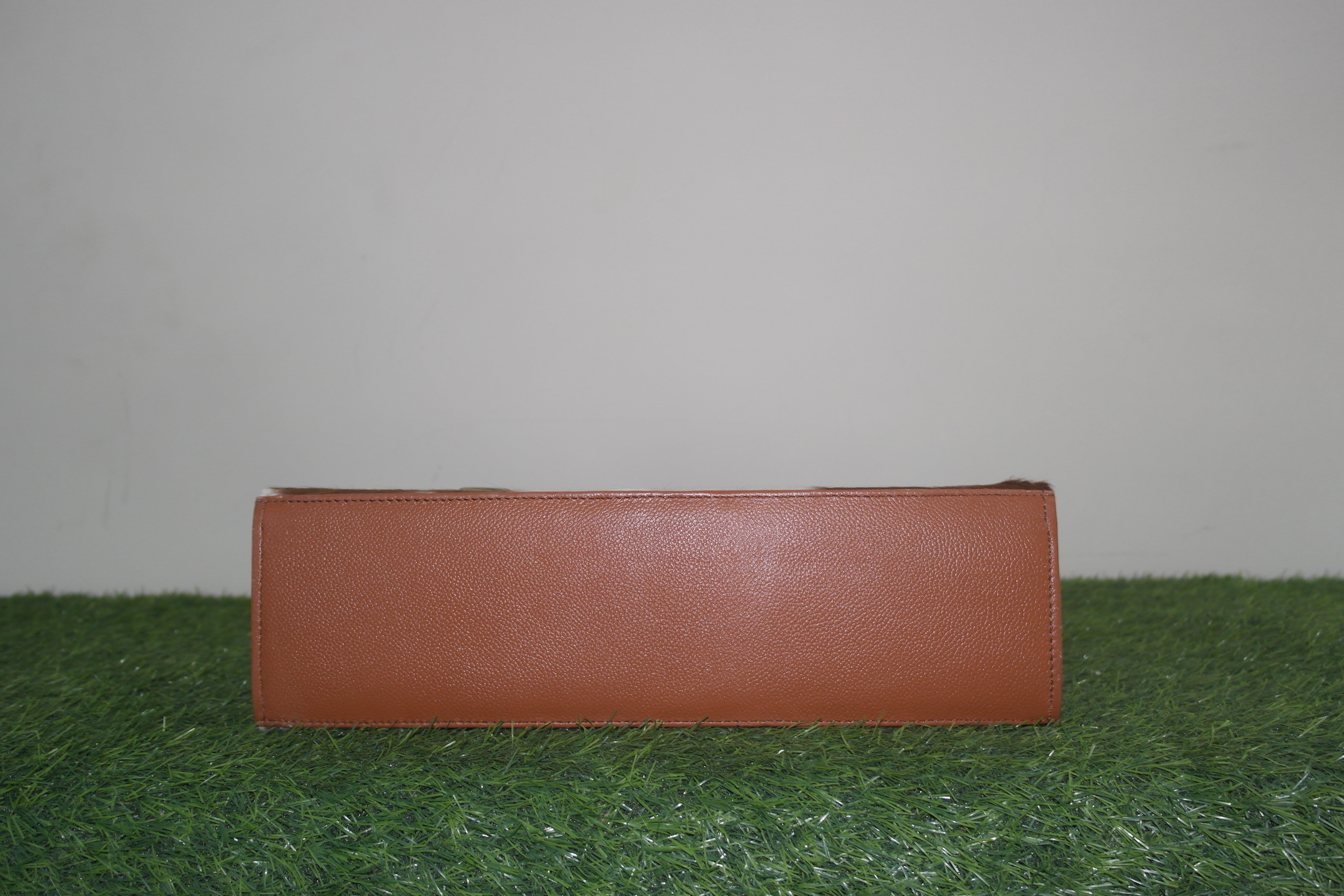 Cowhide Laptop Briefcase Hand Bag travel documents bags Cowhide Hand Bags, Baby Weekender Hand Bag, Ladies Hand Bags, Leather Bags