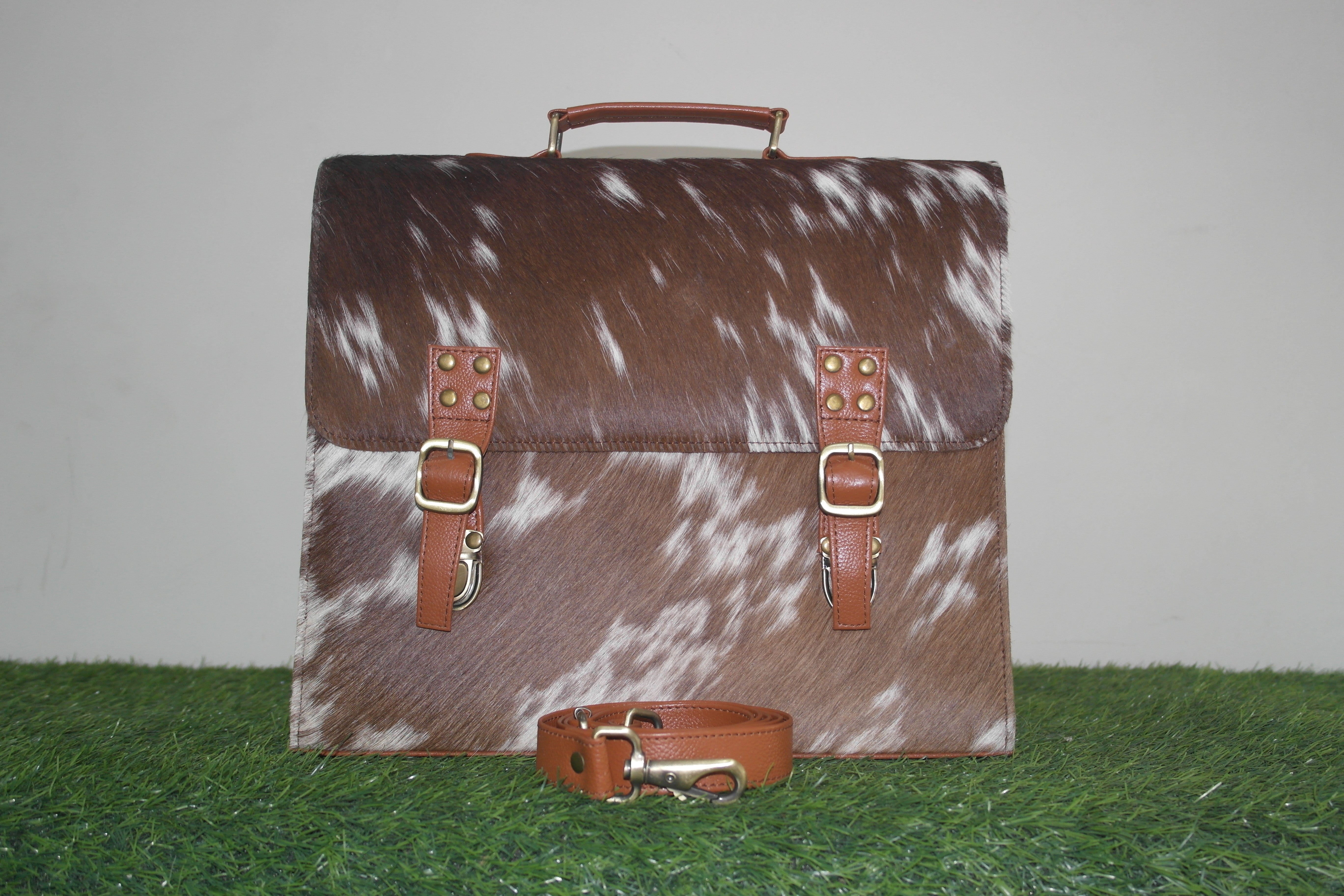 Cowhide Laptop Briefcase Hand Bag travel documents bags Cowhide Hand Bags, Baby Weekender Hand Bag, Ladies Hand Bags, Leather Bags