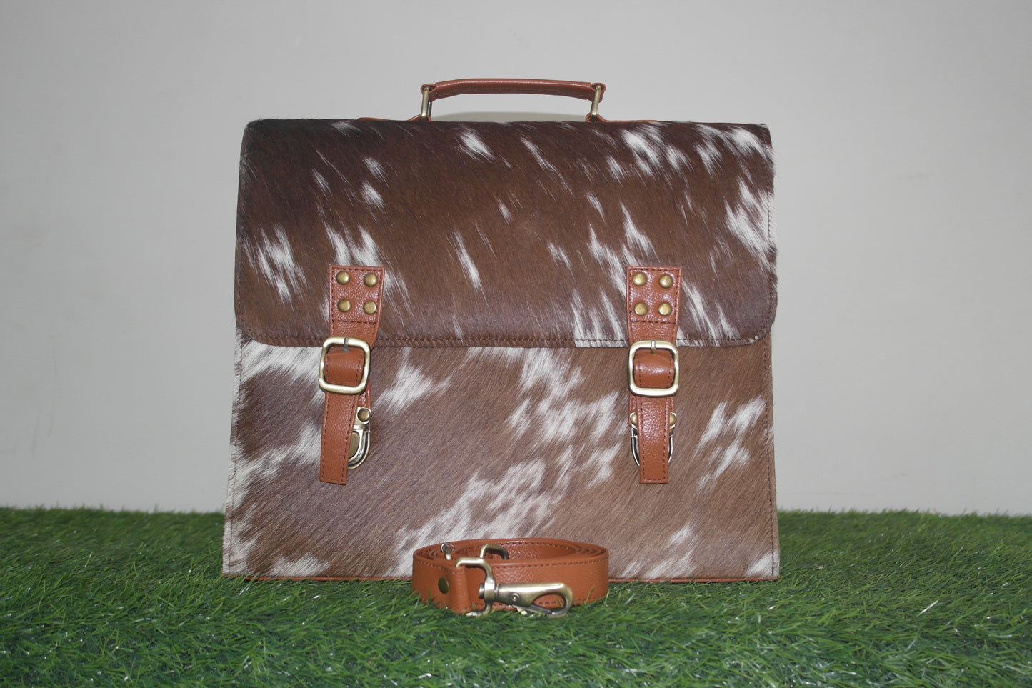 Cowhide Laptop Briefcase Hand Bag travel documents bags Cowhide Hand Bags, Baby Weekender Hand Bag, Ladies Hand Bags, Leather Bags