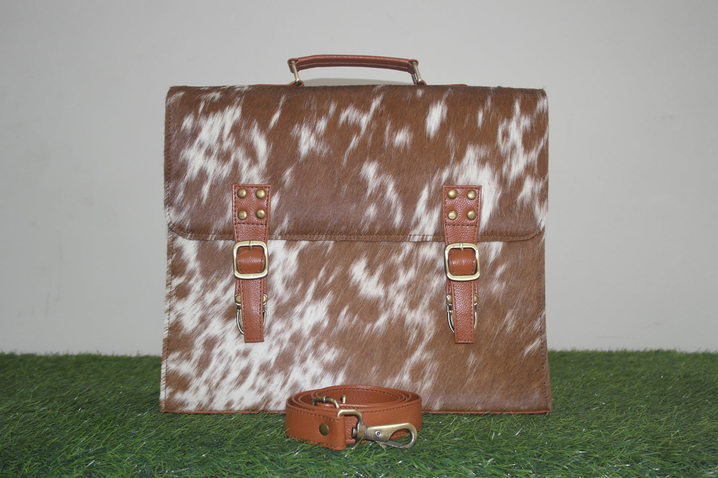 Cowhide Laptop Briefcase Hand Bag travel documents bags Cowhide Hand Bags, Baby Weekender Hand Bag, Ladies Hand Bags, Leather Bags