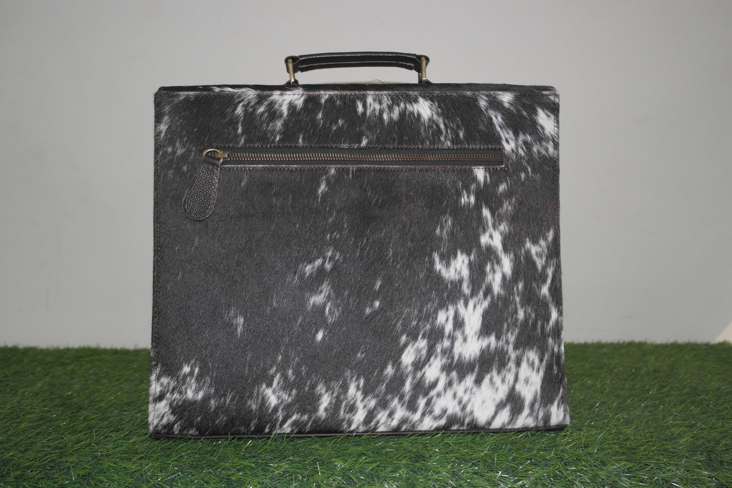 Cowhide Laptop Briefcase Hand Bag travel documents bags Cowhide Hand Bags, Baby Weekender Hand Bag, Ladies Hand Bags, Leather Bags