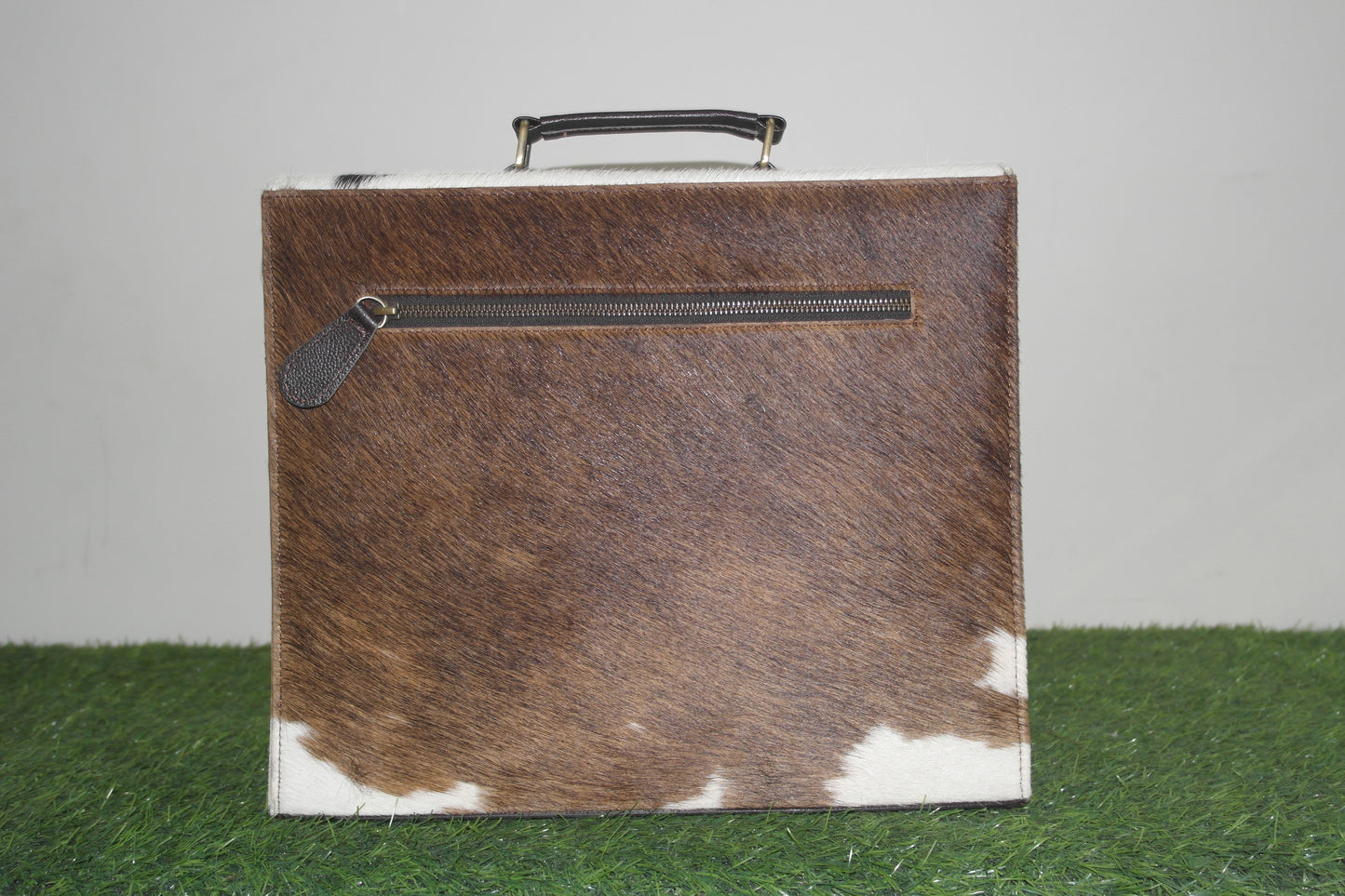 Cowhide Laptop Briefcase Hand Bag travel documents bags Cowhide Hand Bags, Baby Weekender Hand Bag, Ladies Hand Bags, Leather Bags