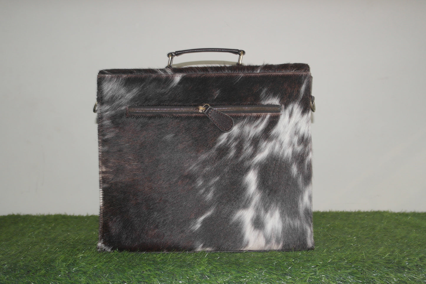 Cowhide Laptop Briefcase Hand Bag travel documents bags Cowhide Hand Bags, Baby Weekender Hand Bag, Ladies Hand Bags, Leather Bags