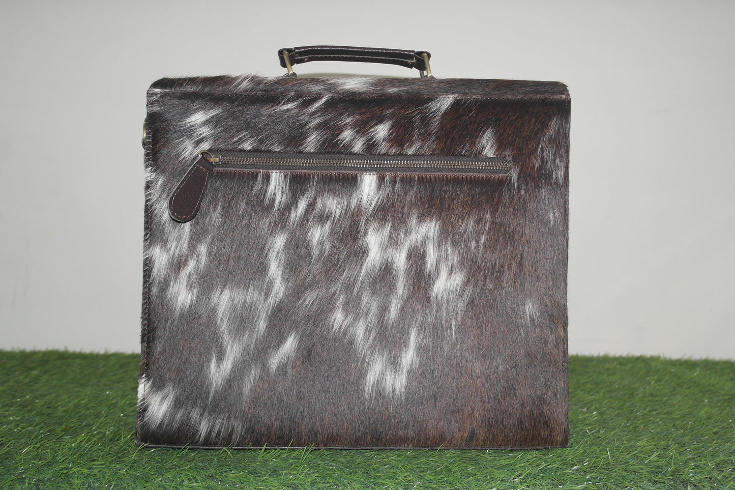 Cowhide Laptop Briefcase Hand Bag travel documents bags Cowhide Hand Bags, Baby Weekender Hand Bag, Ladies Hand Bags, Leather Bags