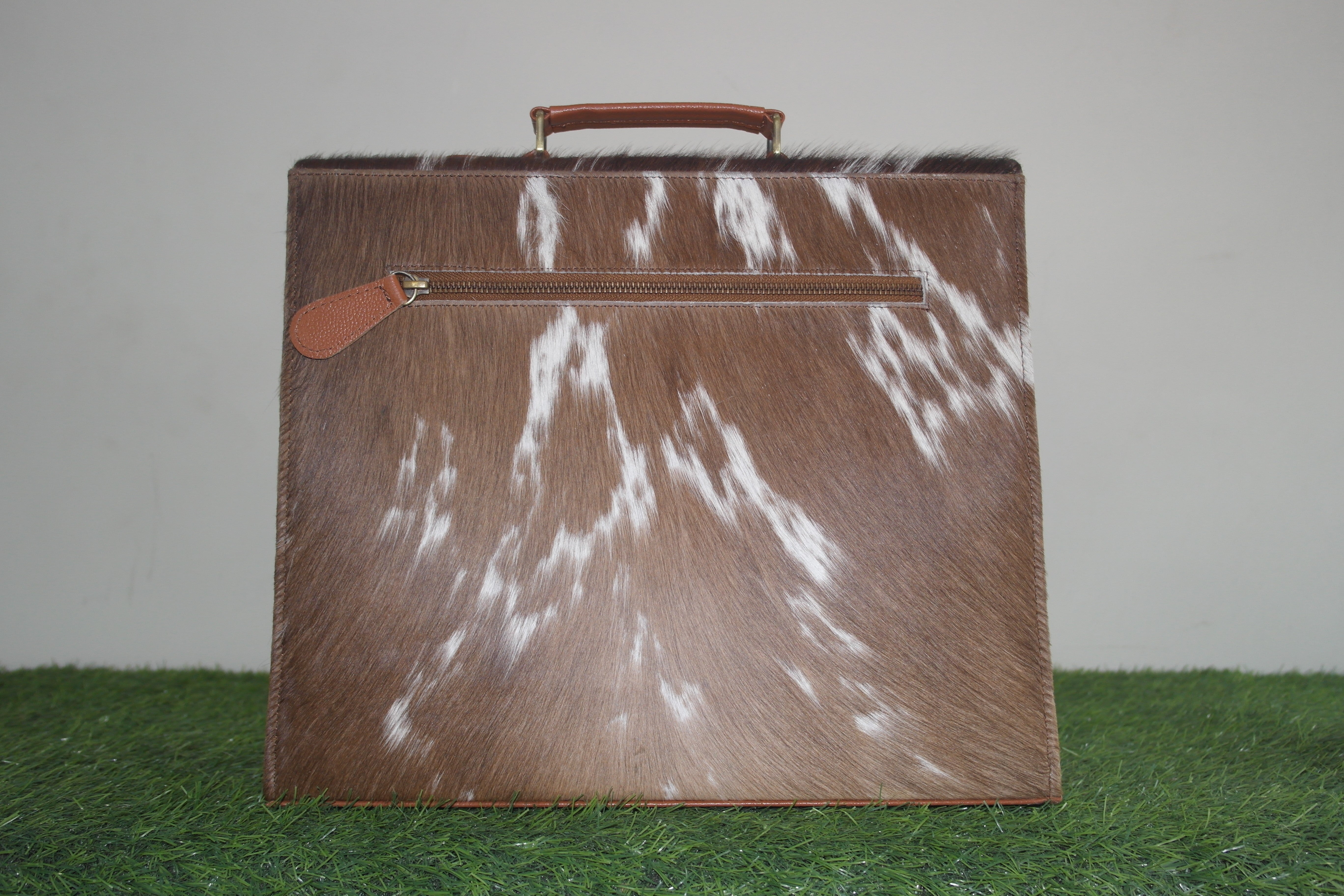 Cowhide Laptop Briefcase Hand Bag travel documents bags Cowhide Hand Bags, Baby Weekender Hand Bag, Ladies Hand Bags, Leather Bags