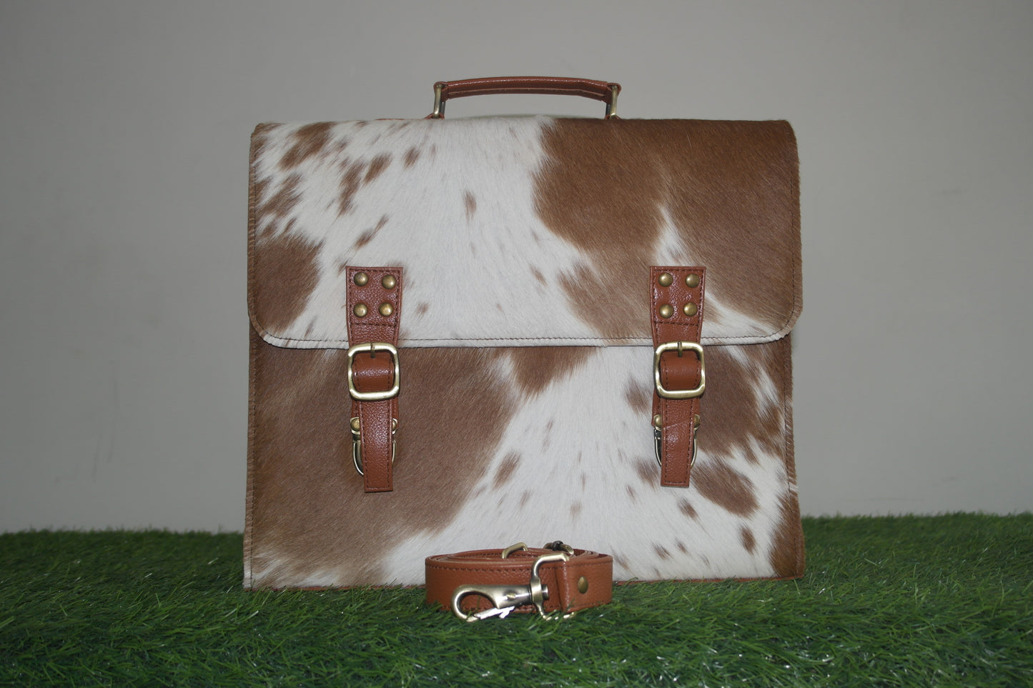 Cowhide Laptop Briefcase Hand Bag travel documents bags Cowhide Hand Bags, Baby Weekender Hand Bag, Ladies Hand Bags, Leather Bags