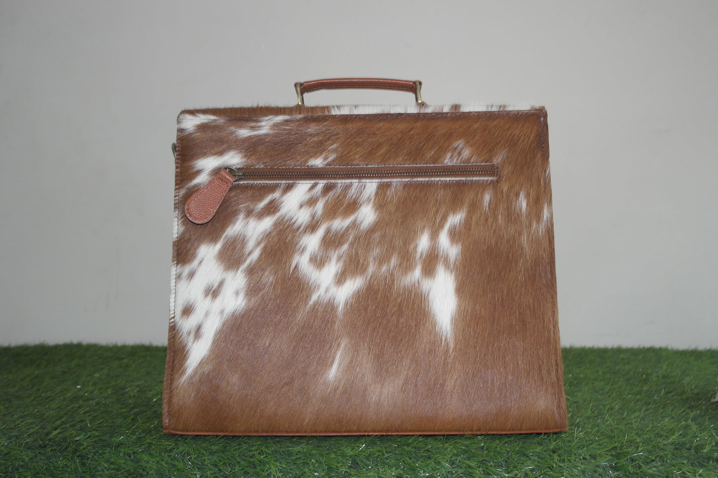 Cowhide Laptop Briefcase Hand Bag travel documents bags Cowhide Hand Bags, Baby Weekender Hand Bag, Ladies Hand Bags, Leather Bags