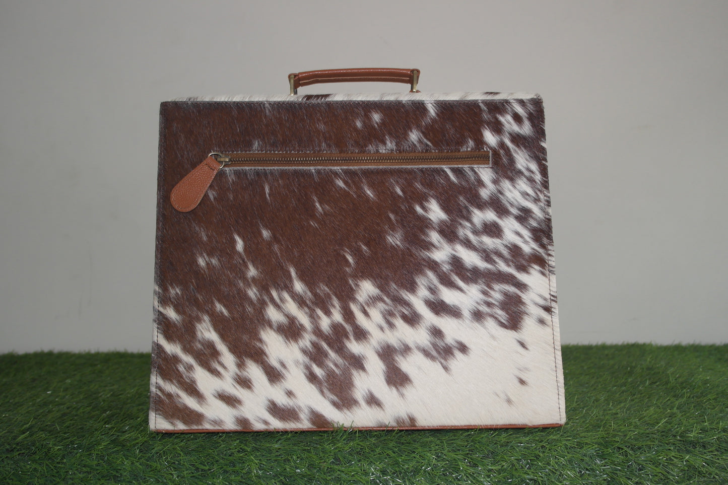 Cowhide Laptop Briefcase Hand Bag travel documents bags Cowhide Hand Bags, Baby Weekender Hand Bag, Ladies Hand Bags, Leather Bags