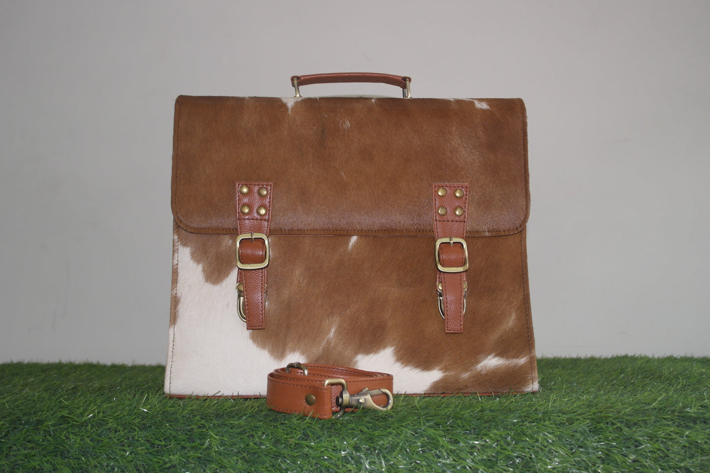 Cowhide Laptop Briefcase Hand Bag travel documents bags Cowhide Hand Bags, Baby Weekender Hand Bag, Ladies Hand Bags, Leather Bags