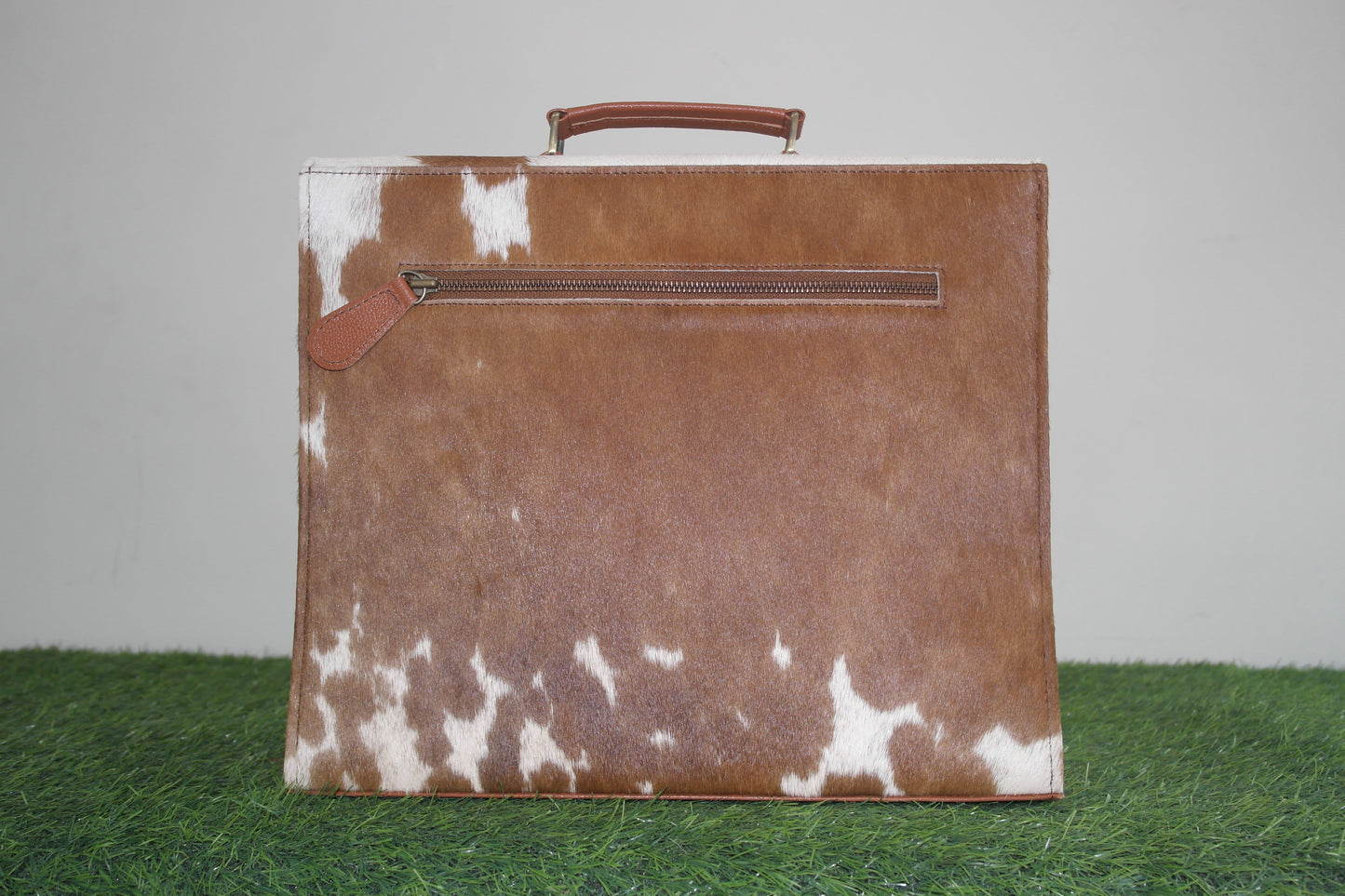 Cowhide Laptop Briefcase Hand Bag travel documents bags Cowhide Hand Bags, Baby Weekender Hand Bag, Ladies Hand Bags, Leather Bags