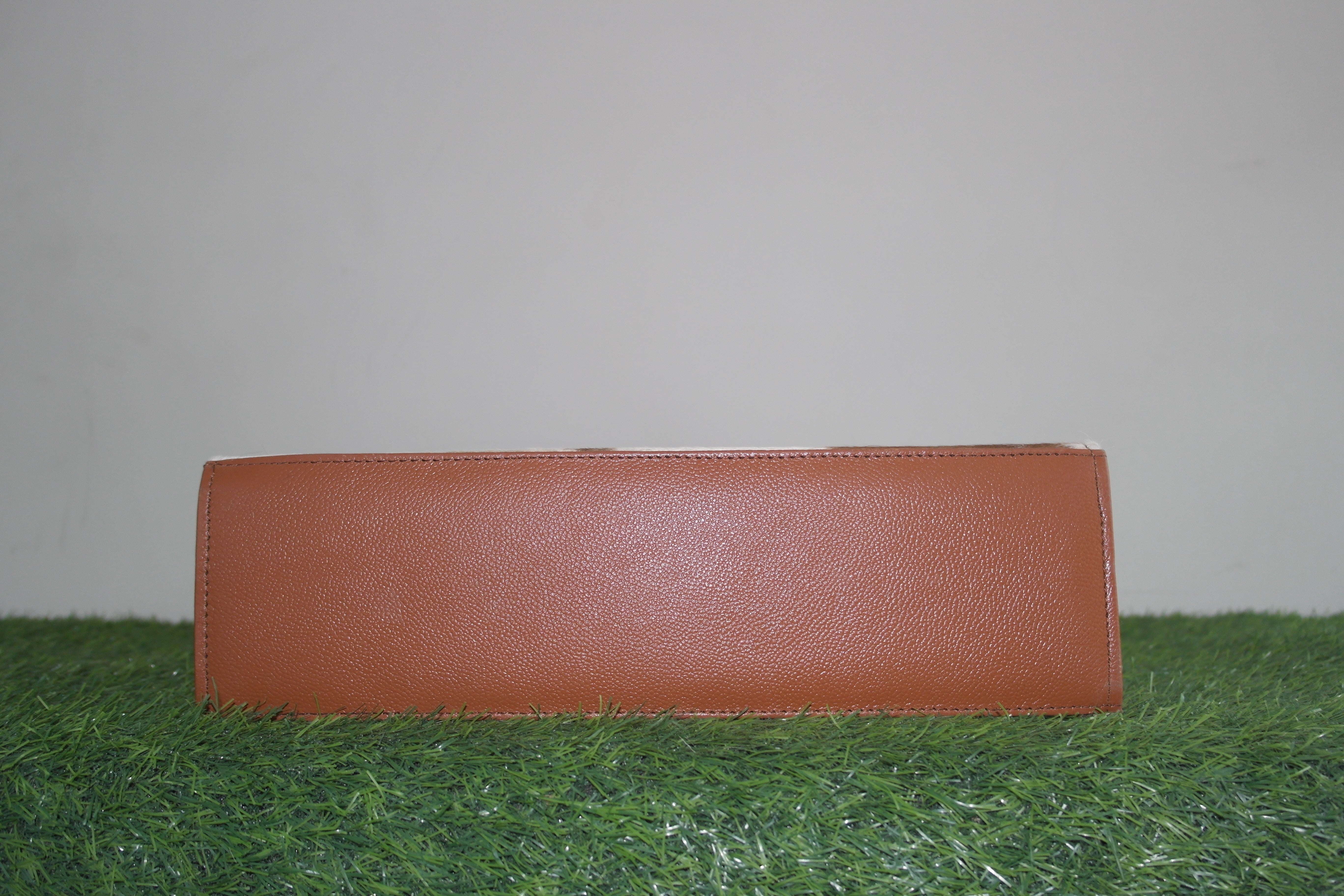 Cowhide Laptop Briefcase Hand Bag travel documents bags Cowhide Hand Bags, Baby Weekender Hand Bag, Ladies Hand Bags, Leather Bags